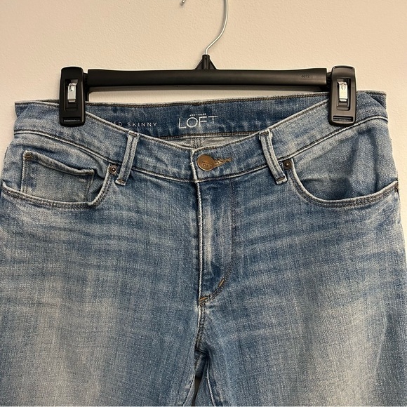 Ann Taylor LOFT Relaxed Skinny Jeans Size 26/2 - Picture 3 of 5